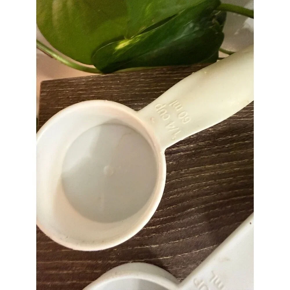 Good cook vintage white measuring cups